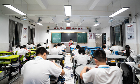健康教室照明，助力現(xiàn)代化教學(xué)